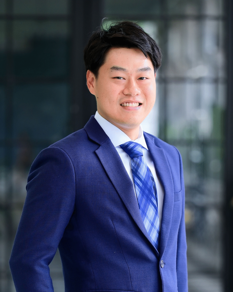 นายอภิรัตน์ ธีระรุจินนท์